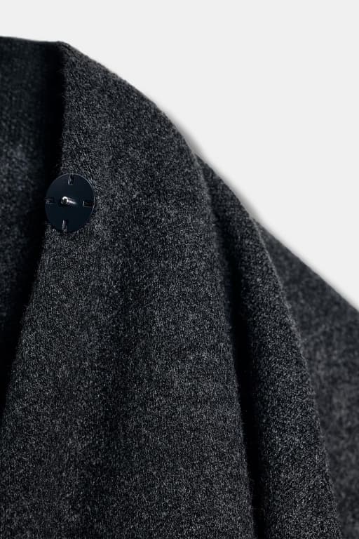 Short knit coat with scarf