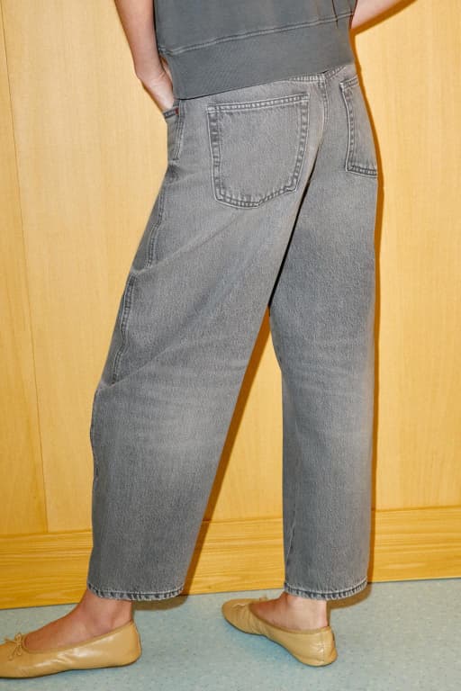 Mid rise cropped jeans