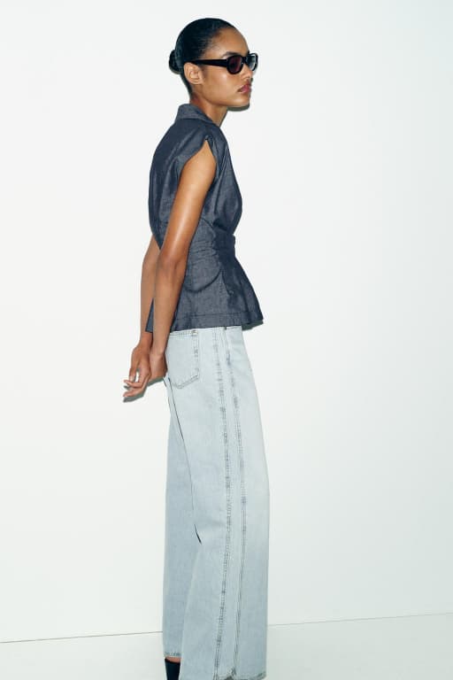 Low Rise - Straight - Seam detail