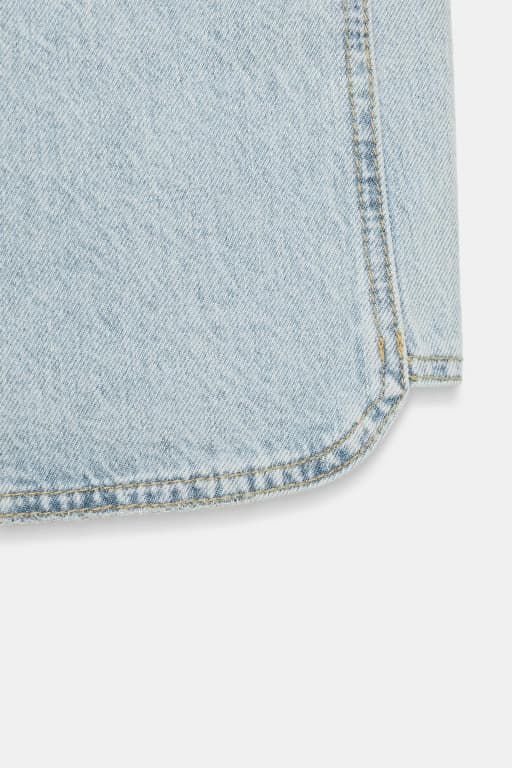 Low Rise - Straight - Seam detail